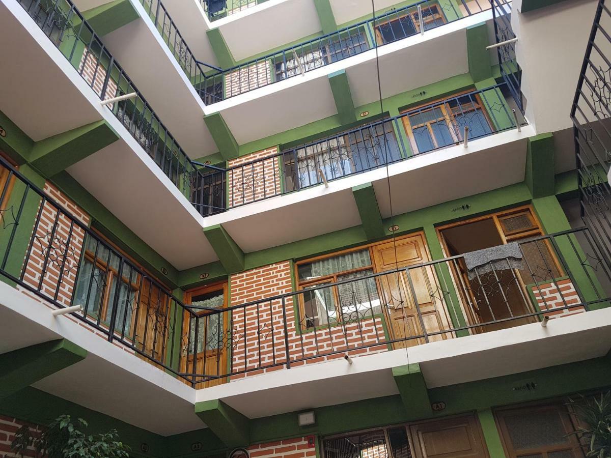 Hostel Buen Descanso Сукре Экстерьер фото