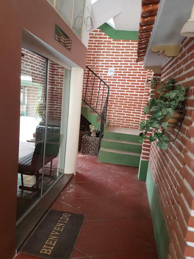Hostel Buen Descanso Сукре Экстерьер фото